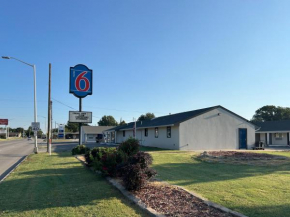 Motel 6 Ponca City, OK